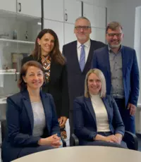 Gruppenfoto mit den Beteiligten der Kooperation