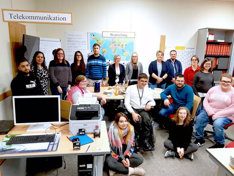 Die ÜFA-Mitarbeiter der LogiTrade Ostbayern GmbH zu Besuch in Rummelsberg