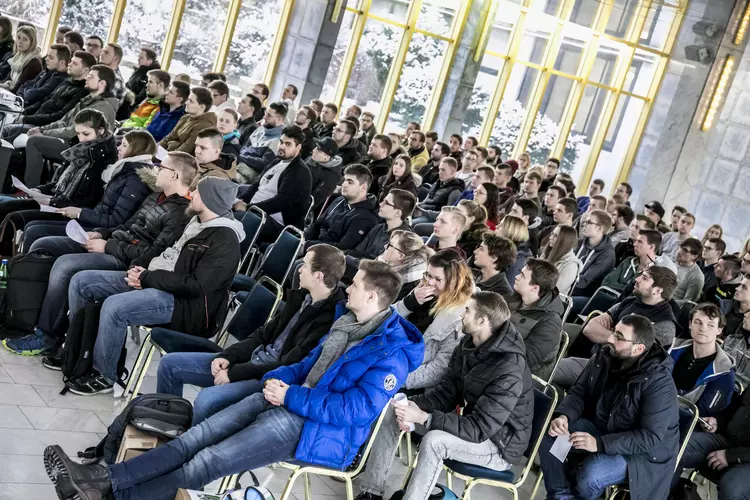 Volles Haus am Campus Regenstauf sowie an den Standorten der Eckert Schulen in Frankfurt am Main, Freiburg, Heilbronn und Sindelfingen. Die angehenden Staatlich geprüften Techniker starten am 26. Januar 2019 in ihre Fernlehr-Weiterbildung.