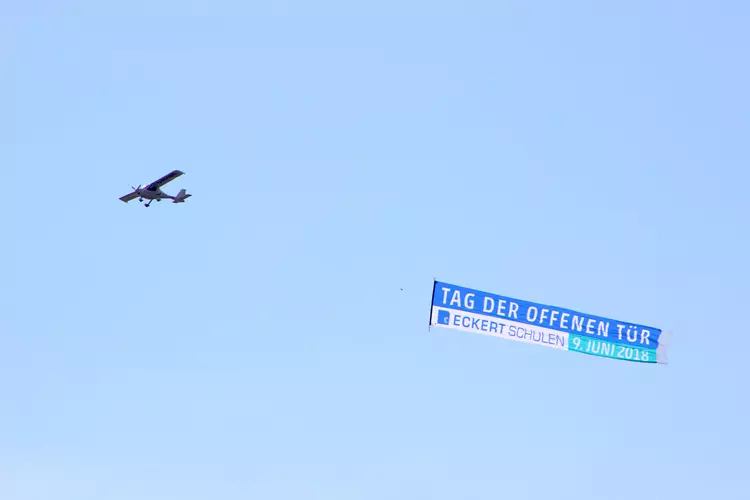 "Über den Wolken..." fliegen die Eckert Schulen und laden die gesamte Bevölkerung zum Tag der offenen Tür kommenden Samstag (09.06.) ein