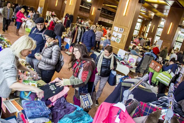 Campus-Flohmarkt der Eckert Schulen; 2019 erstmalig im Frühjahr - für eifrige Besucher und Schnäppchenjäger ist der Eintritt wie gewohnt frei.