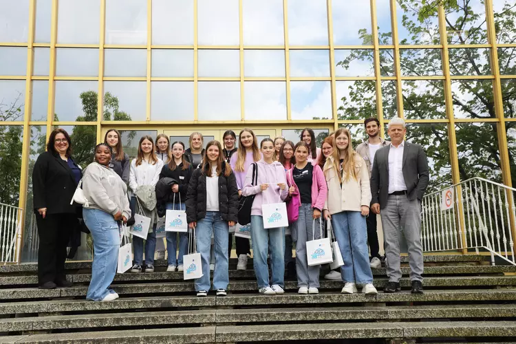 Dieses Jahr schnupperten insgesamt 19 Mädchen in die Berufsfelder „Kauffrau im E-Commerce“ und „Staatlich geprüfte Technikerin“. 