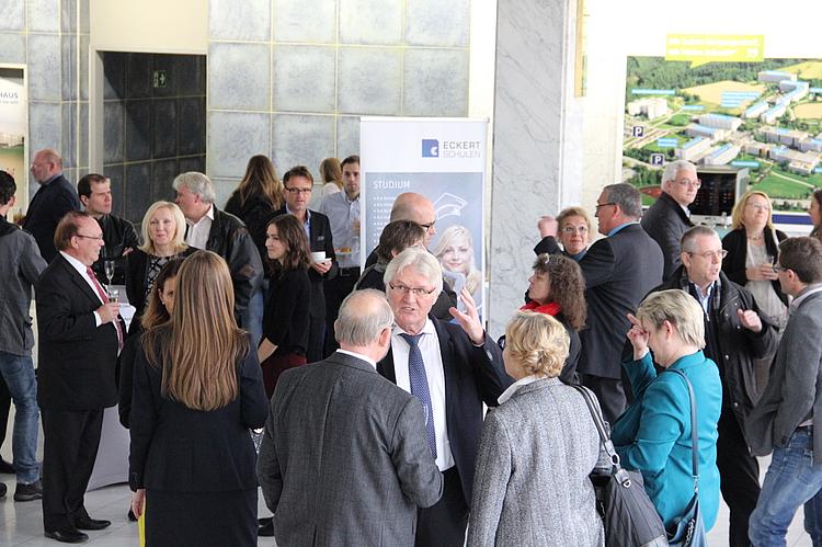 Zahlreiche Gäste feierten 10 Jahre Fernstudium in Regenstauf